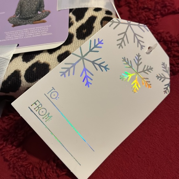 Leopard Print 2 Piece Pajama Sleepwear Size Large Long Sleeve Animal Print NWT - Picture 5 of 5